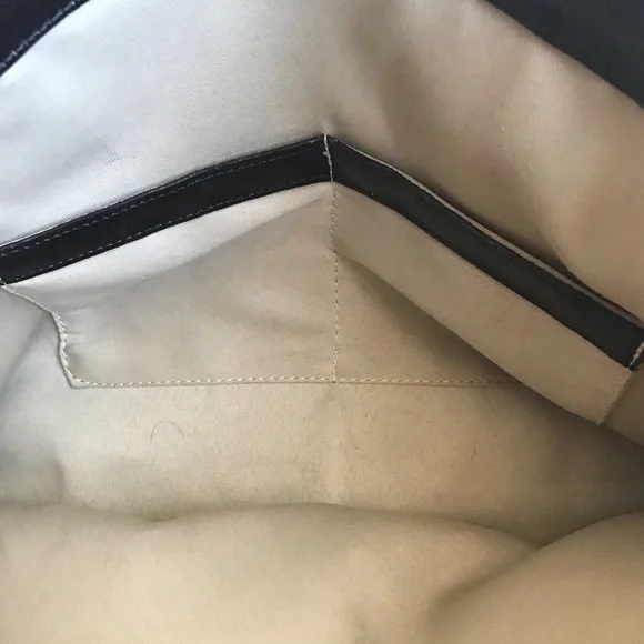 🟨Woman’s Large Valentina Black and Tan Leather Tote - Picture 14 of 16